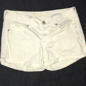 White American Eagle shorts